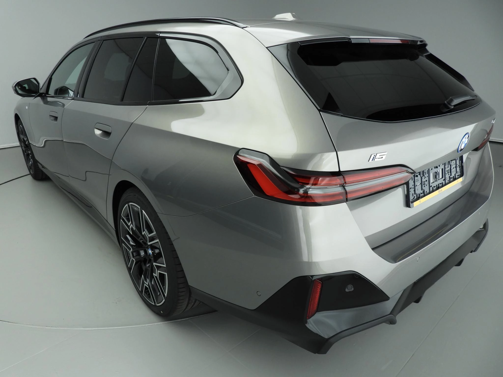 Hoofdafbeelding BMW i5