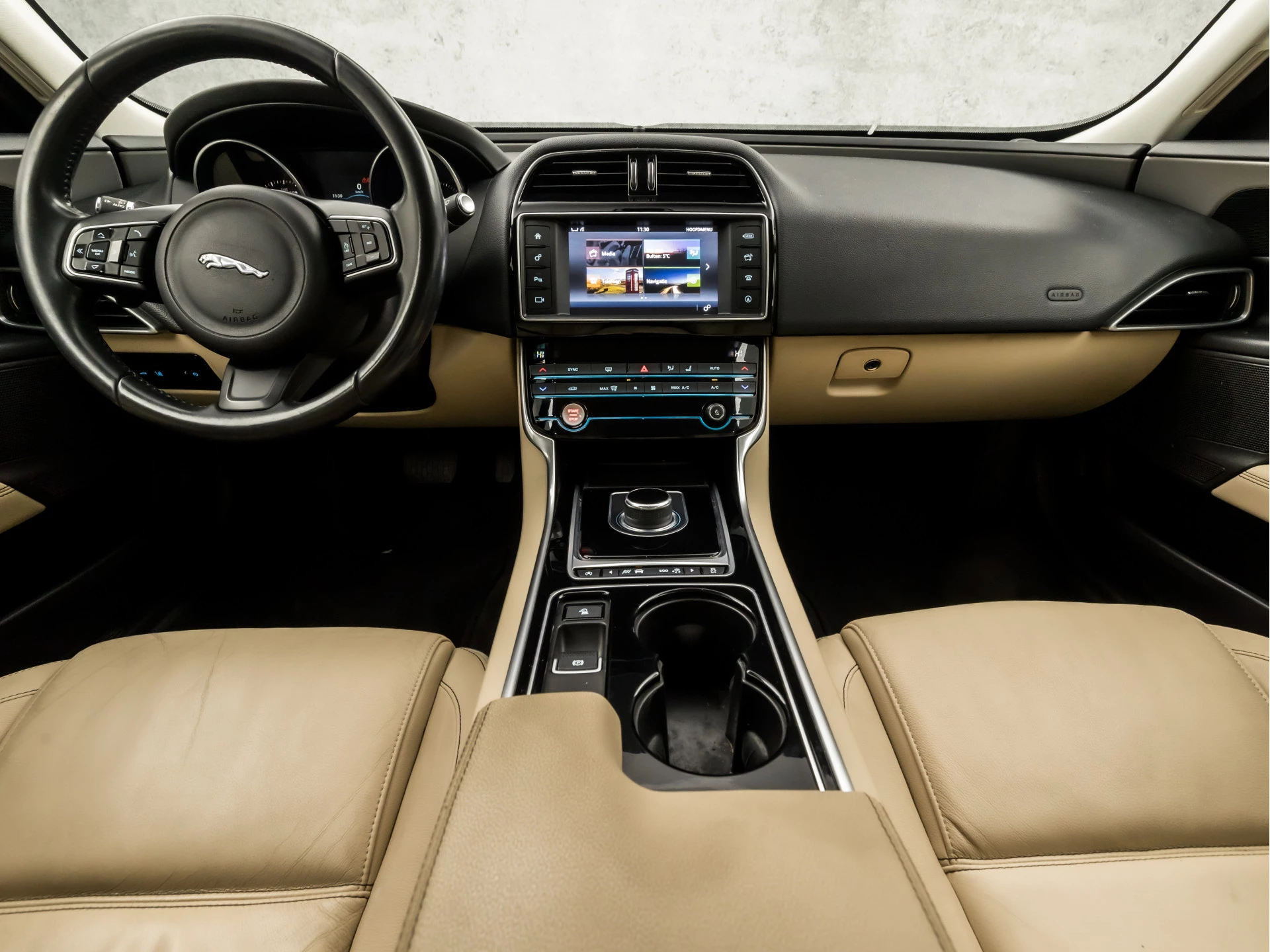 Hoofdafbeelding Jaguar XE