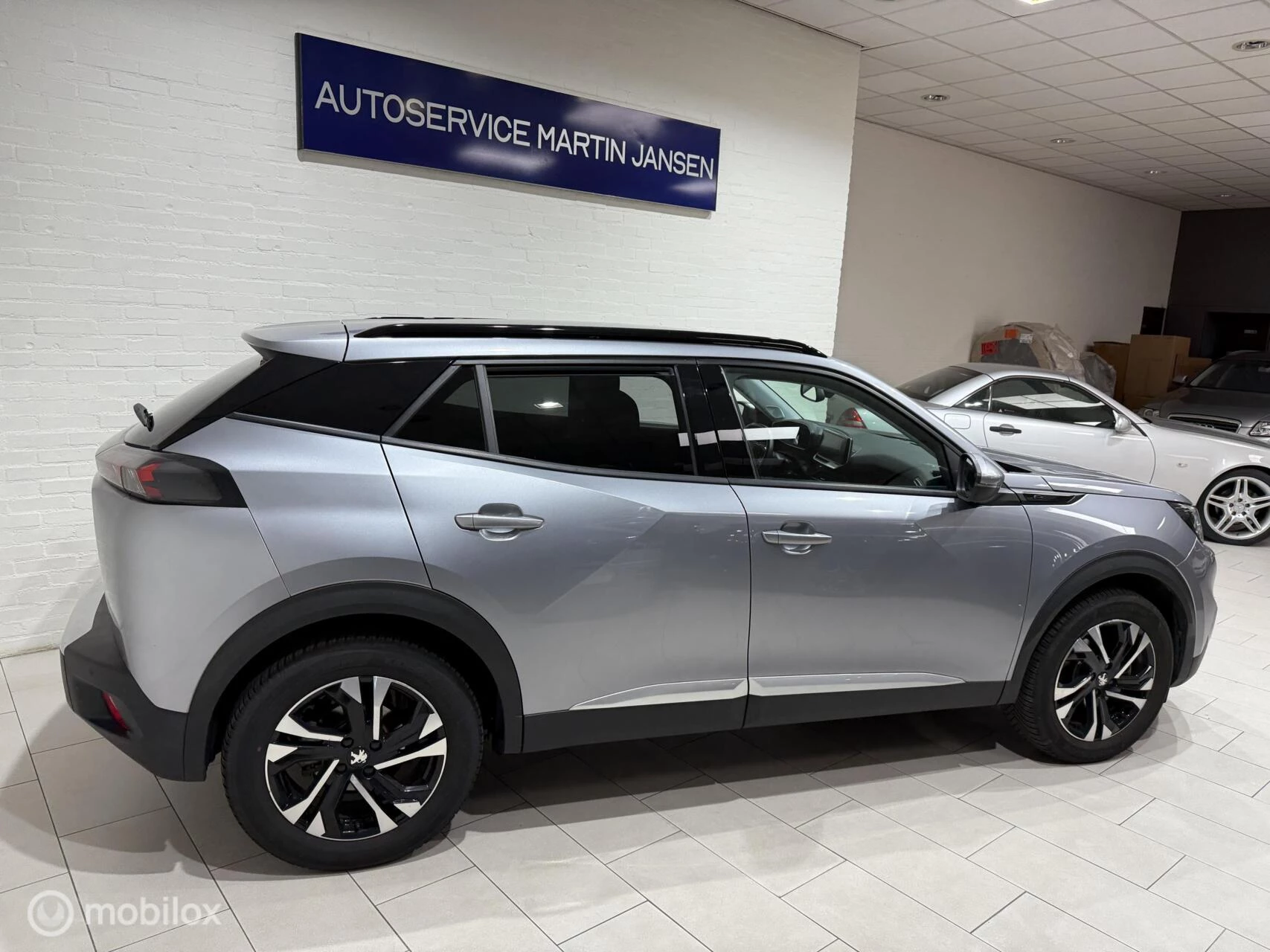 Hoofdafbeelding Peugeot e-2008