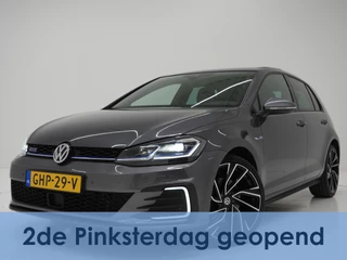Volkswagen Golf 1.4 TSI PHEV GTE | Panoramadak | Virtual Cockpit | Adaptive Cruise | Camera | LED