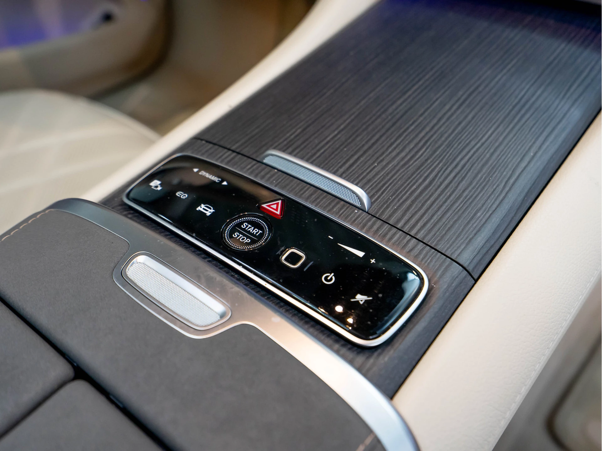 Hoofdafbeelding Mercedes-Benz EQS