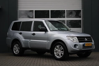 Mitsubishi PAJERO 3.2 DI-D 200pk 4WD Grijskenteken Automaat Marge 3300KG Clima/Elek.Ramen/C.V./Trekhaak/127.157km/APK:09-10-2026