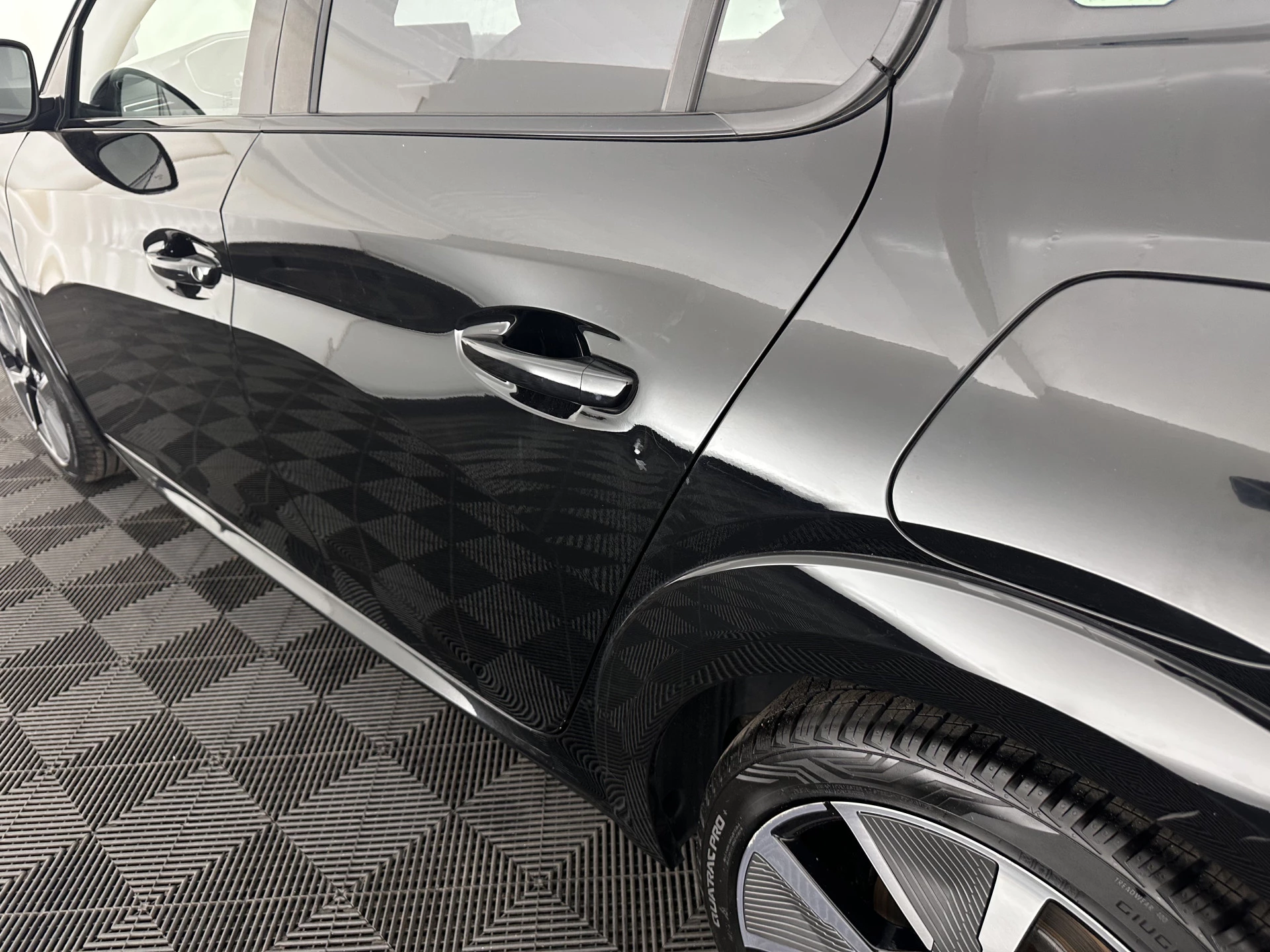 Hoofdafbeelding Peugeot e-208