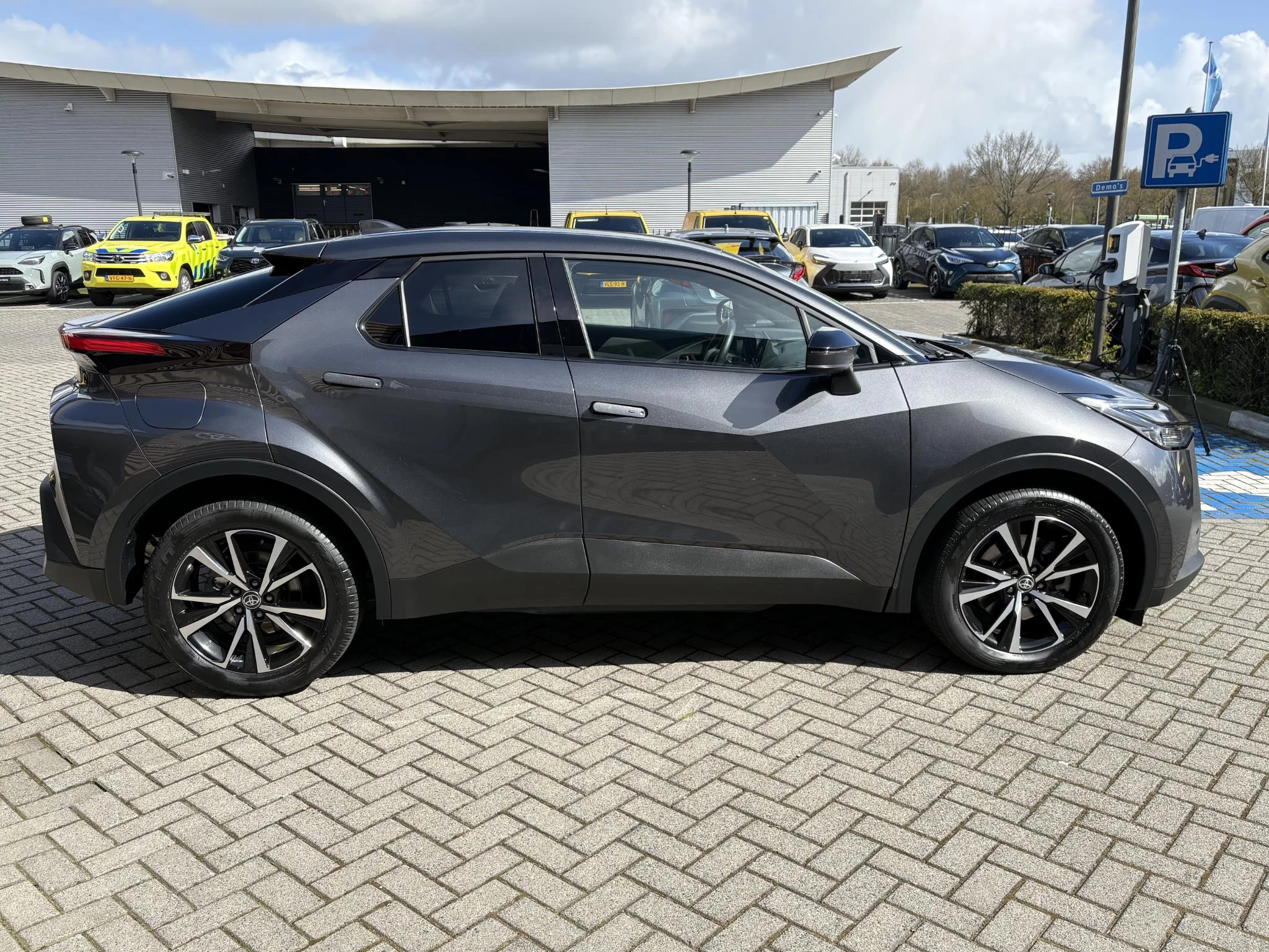 Hoofdafbeelding Toyota C-HR