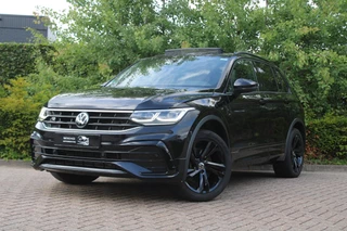 Hoofdafbeelding Volkswagen Tiguan Volkswagen Tiguan 1.4 TSI eHybrid 3X R-Line | Panoramadak | Trekhaak | Stuurverwarming | Keyless | Camera | Virtual dashboard |