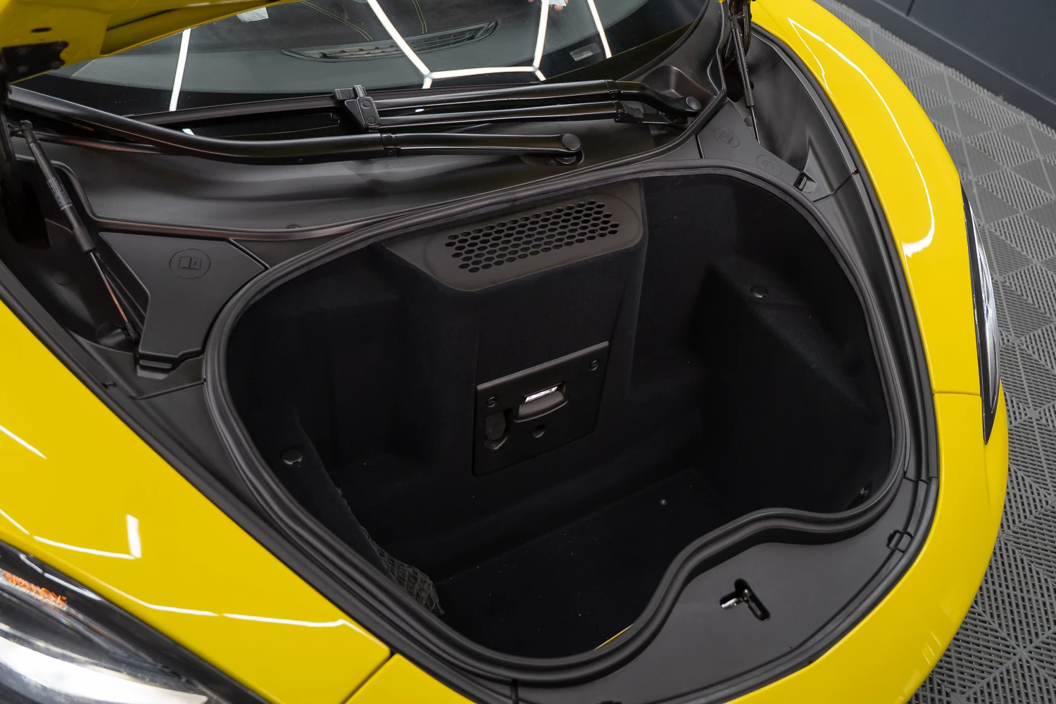 Hoofdafbeelding McLaren 570S