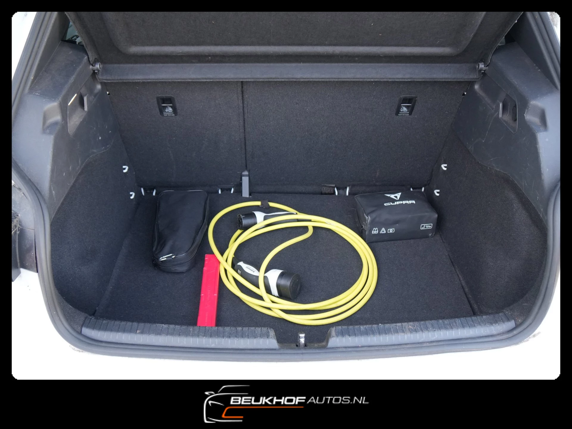 Hoofdafbeelding CUPRA Born