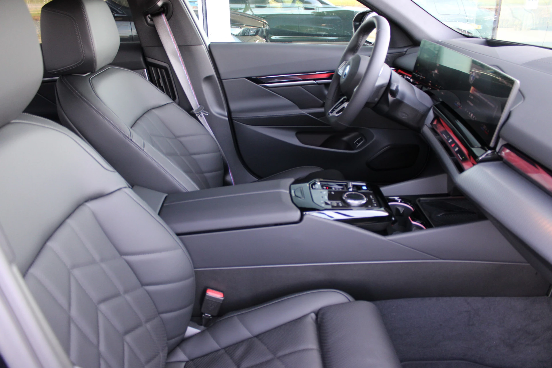 Hoofdafbeelding BMW i5