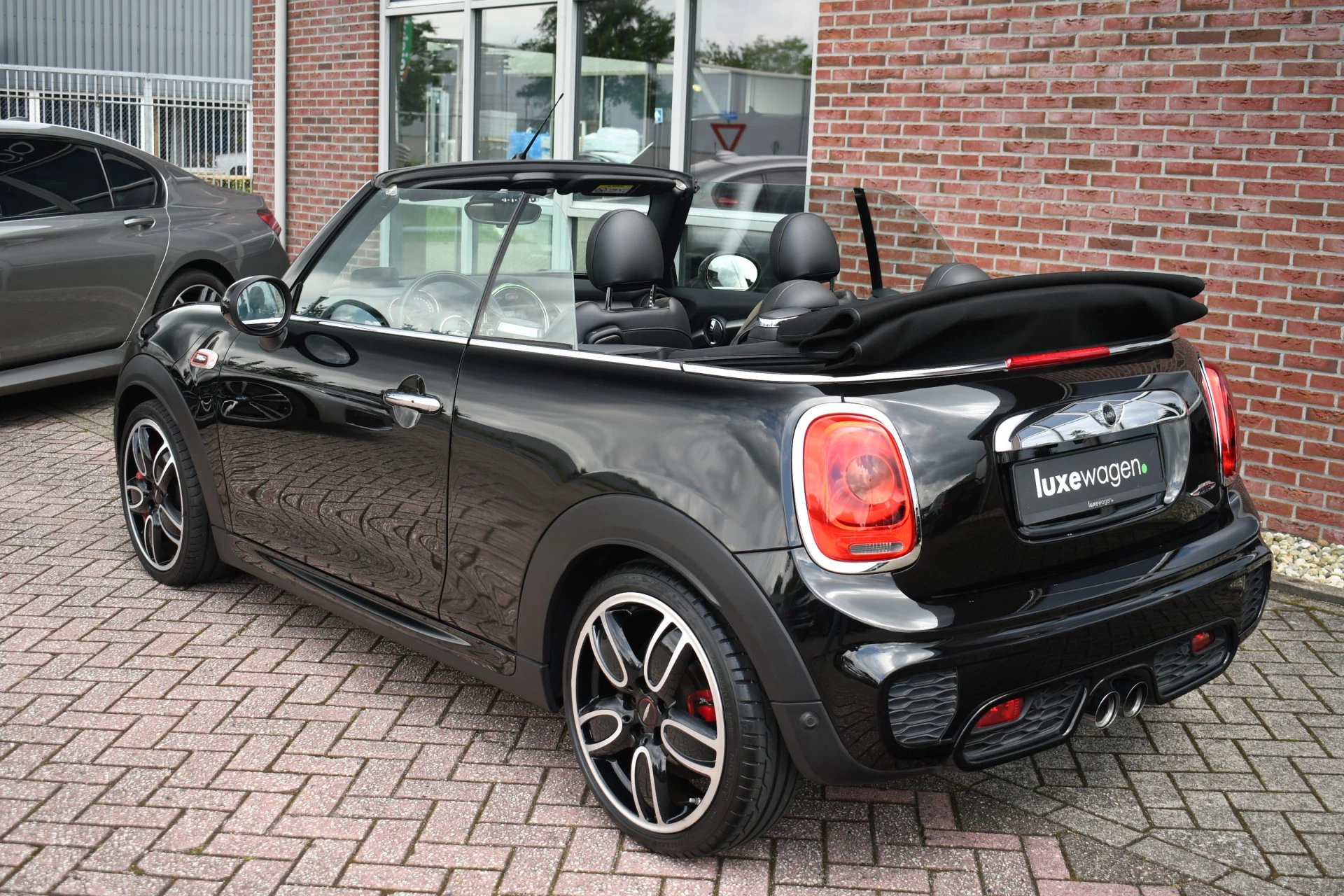 Hoofdafbeelding MINI Cabrio