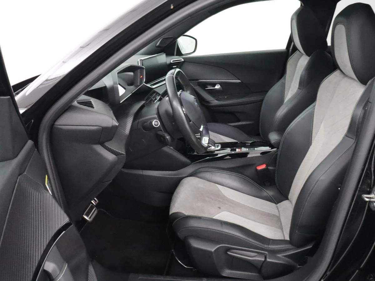 Hoofdafbeelding Peugeot e-2008