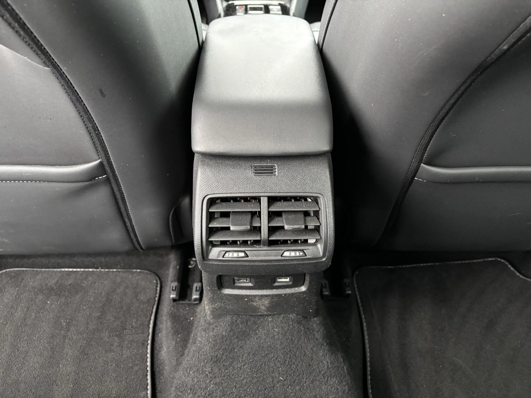 Hoofdafbeelding Citroën ë-C4