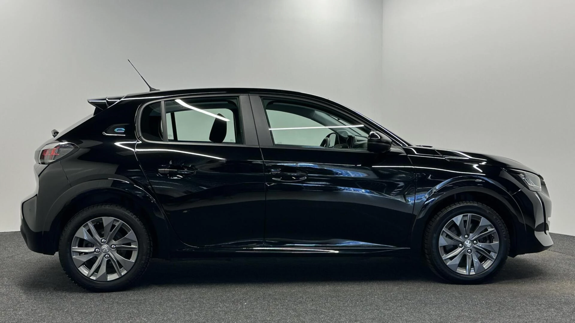 Hoofdafbeelding Peugeot e-208