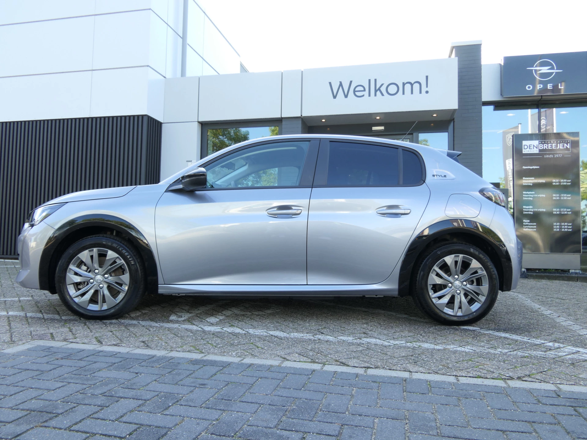 Hoofdafbeelding Peugeot e-208
