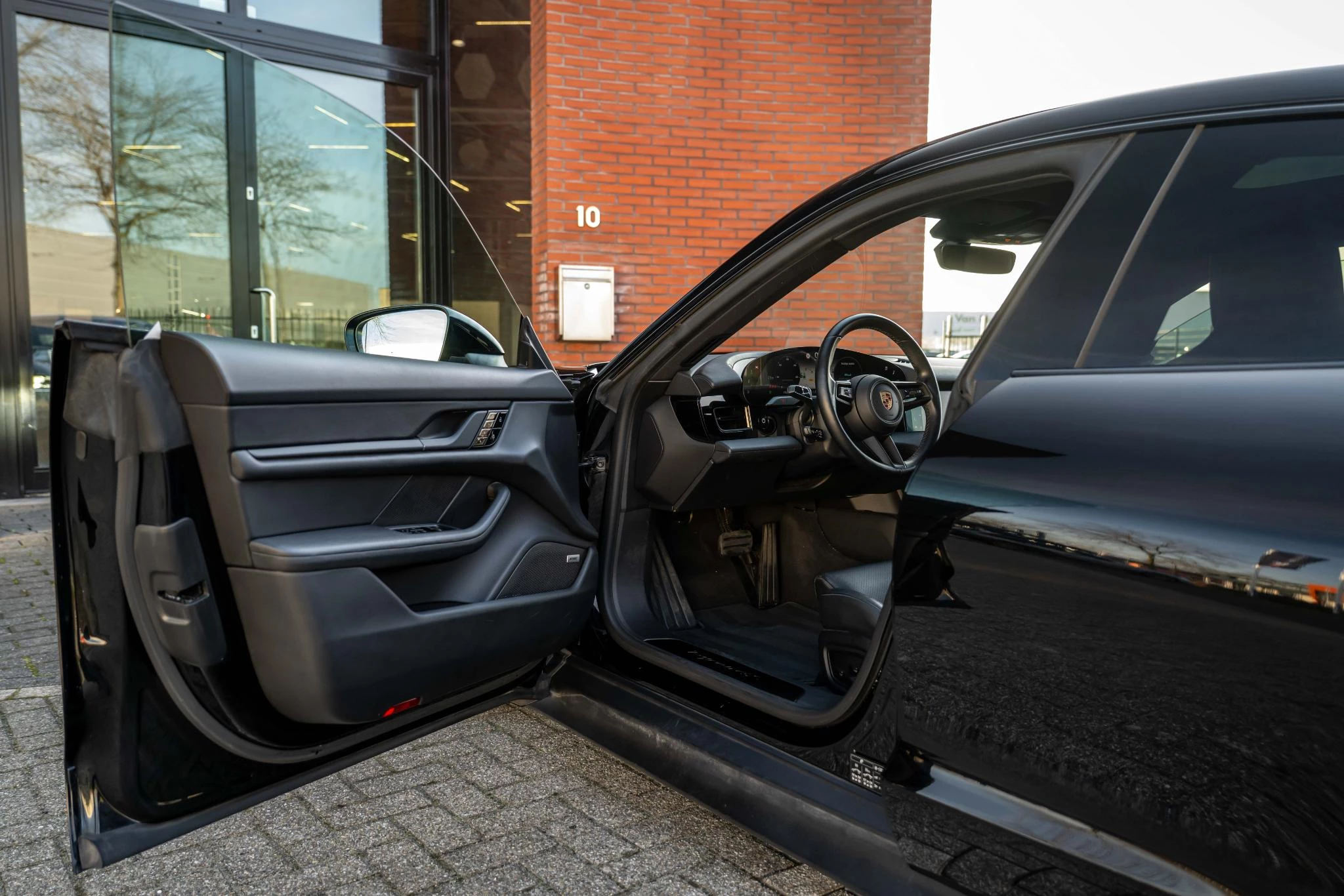 Hoofdafbeelding Porsche Taycan