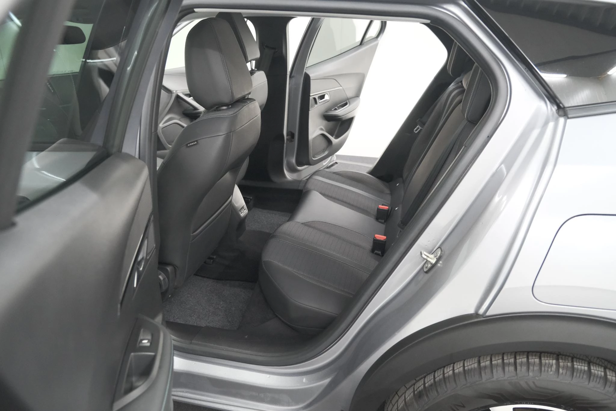 Hoofdafbeelding Peugeot e-2008