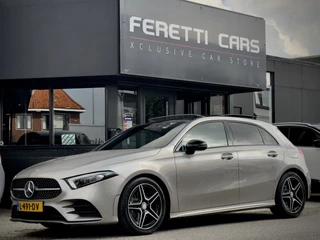 Hoofdafbeelding Mercedes-Benz A-Klasse Mercedes-Benz A-Klasse 180 AUT7 AMG-LINE PANODAK LEDER NAVI CAMERA VIRTUAL-DASH LED LMV PDC
