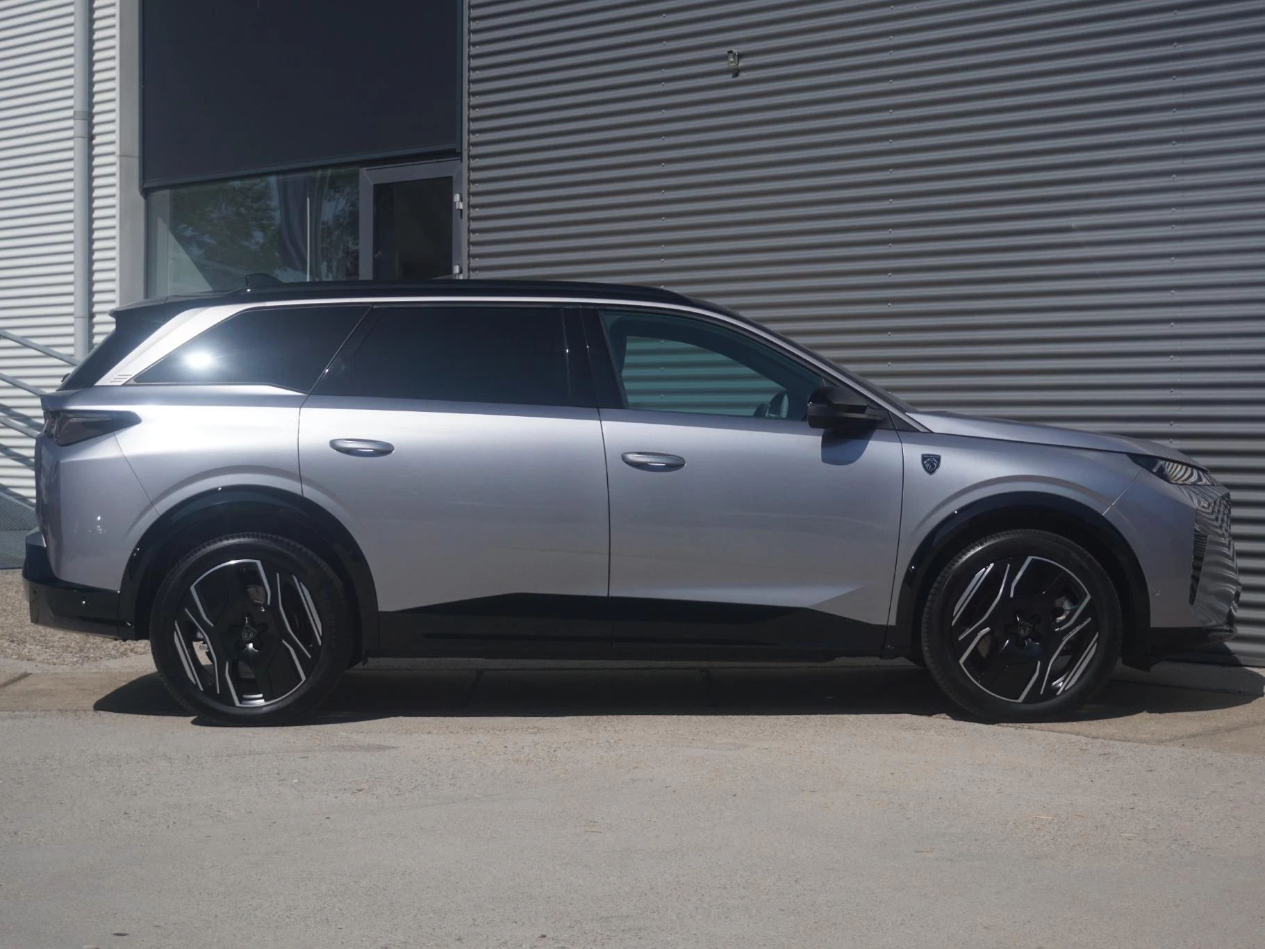 Hoofdafbeelding Peugeot e-5008