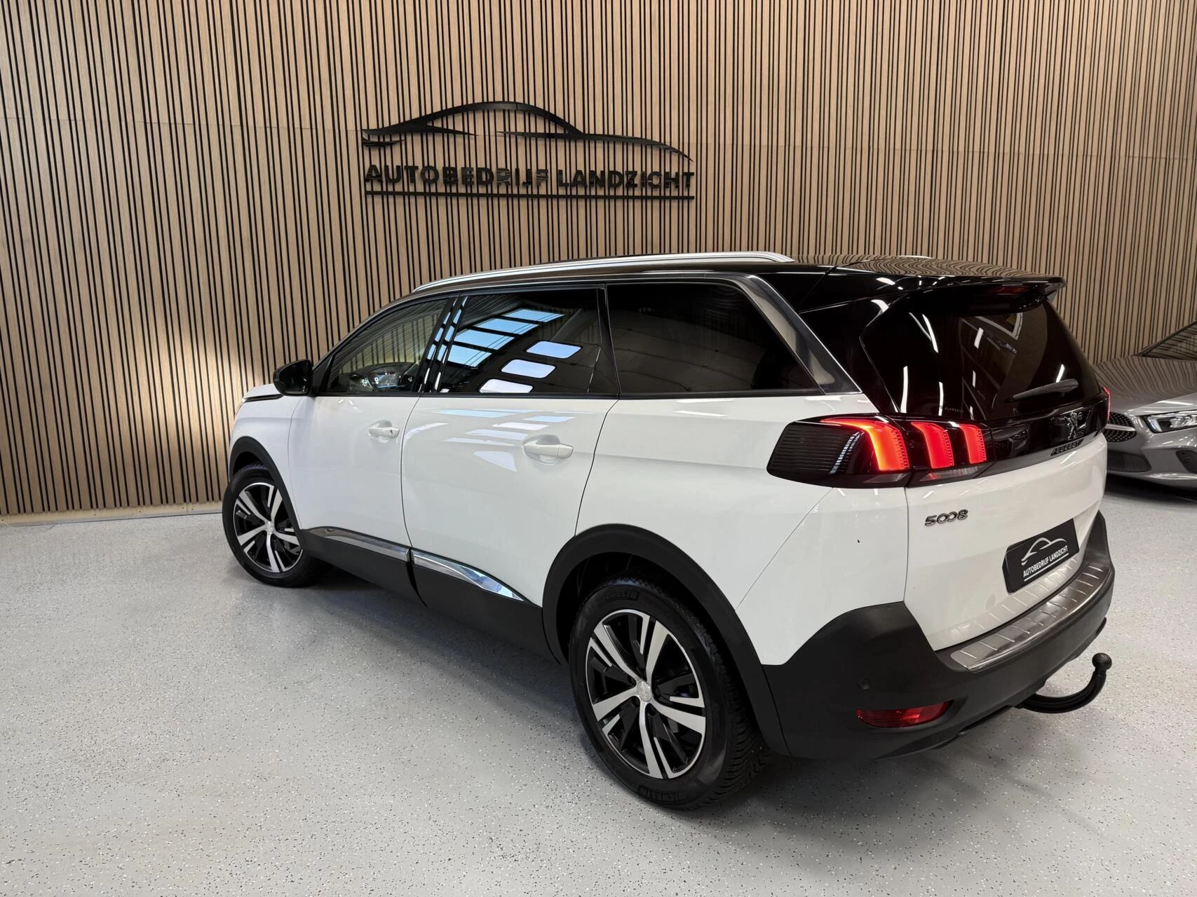 Hoofdafbeelding Peugeot 5008