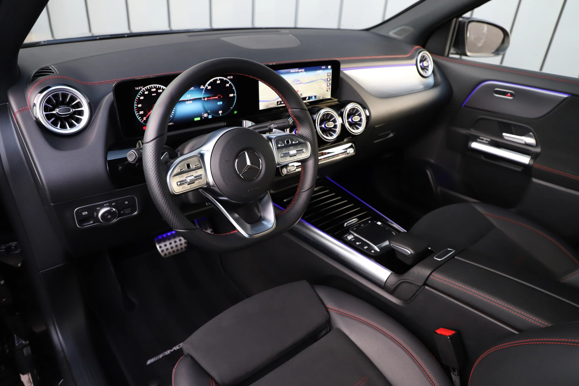 Hoofdafbeelding Mercedes-Benz EQA