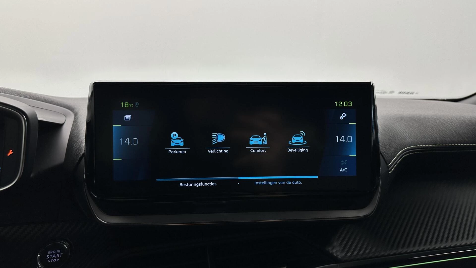 Hoofdafbeelding Peugeot e-2008