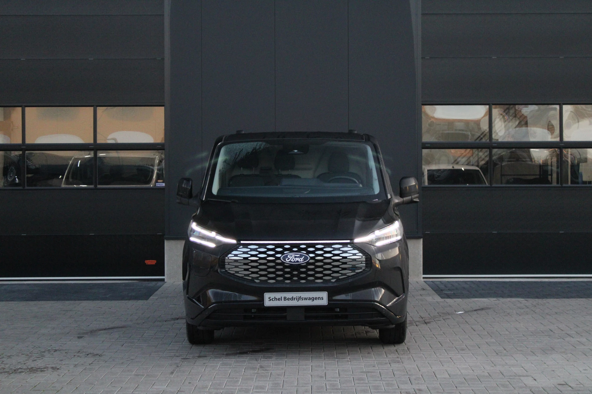 Hoofdafbeelding Ford E-Transit Custom