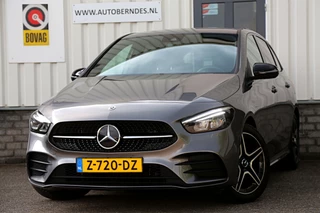 Mercedes-Benz B-Klasse 250 e AMG*Perfect Onderh.*Night pakket/Half Leder/Stoelverw./Camera/LED/Apple Carplay-Android/Sfeer/Act. Remass./Rijstrook/Standkachel/Parkeersens.V+A/18 inch LM*