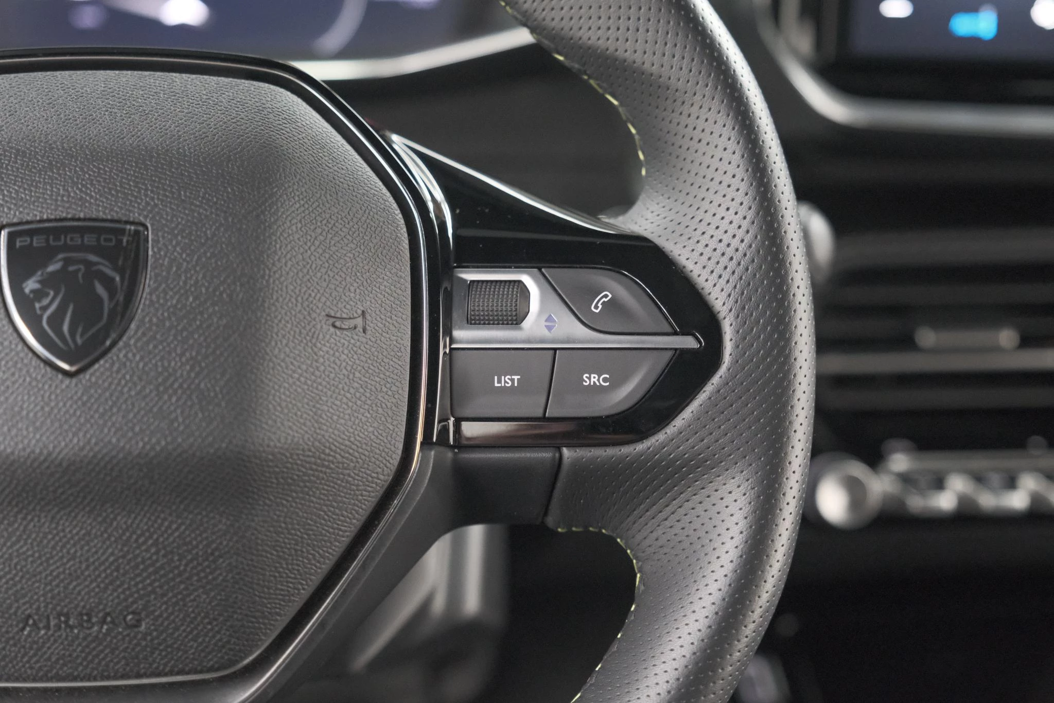 Hoofdafbeelding Peugeot e-2008