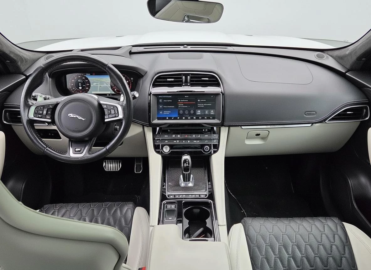 Hoofdafbeelding Jaguar F-PACE