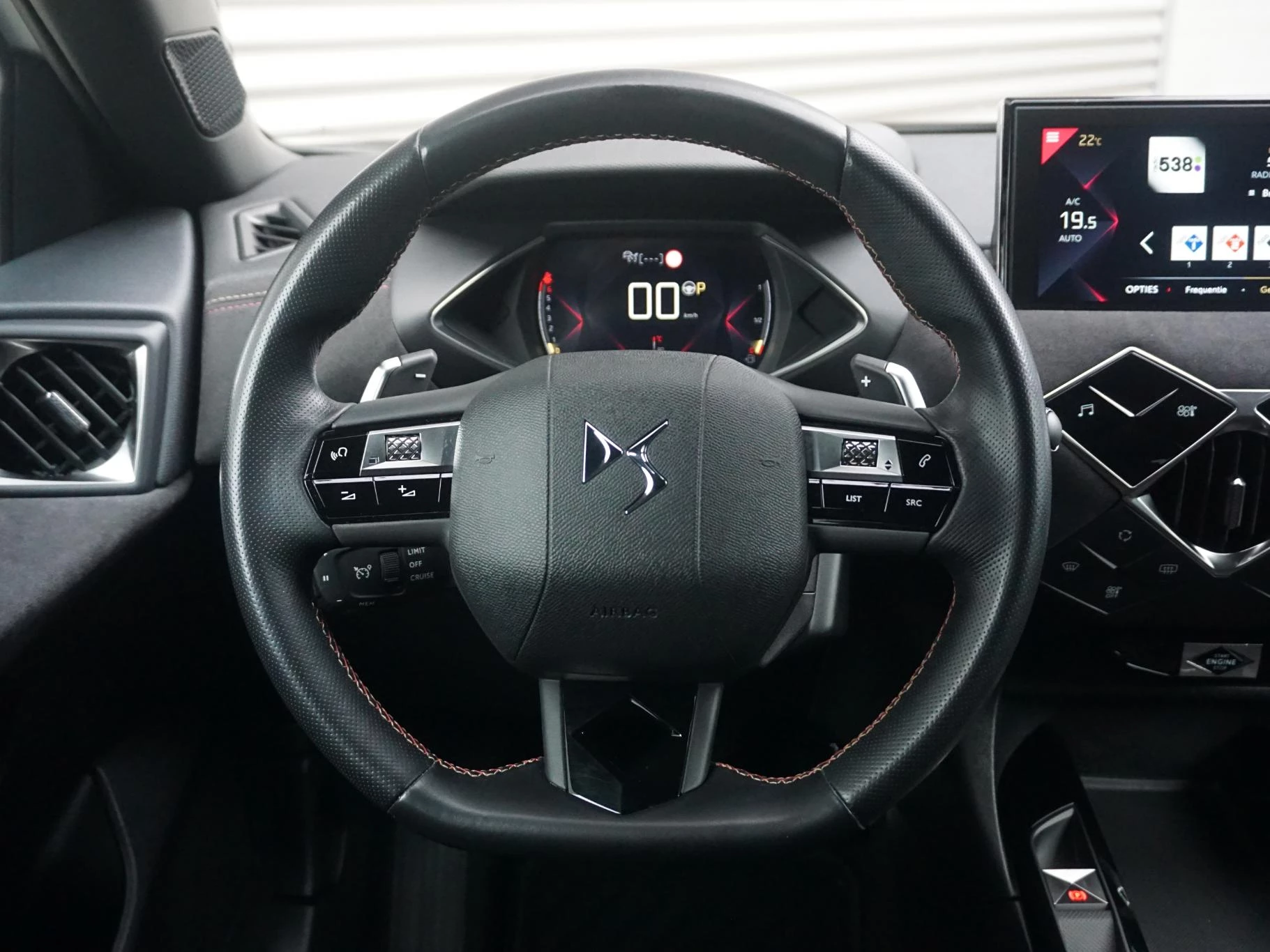 Hoofdafbeelding DS DS 3