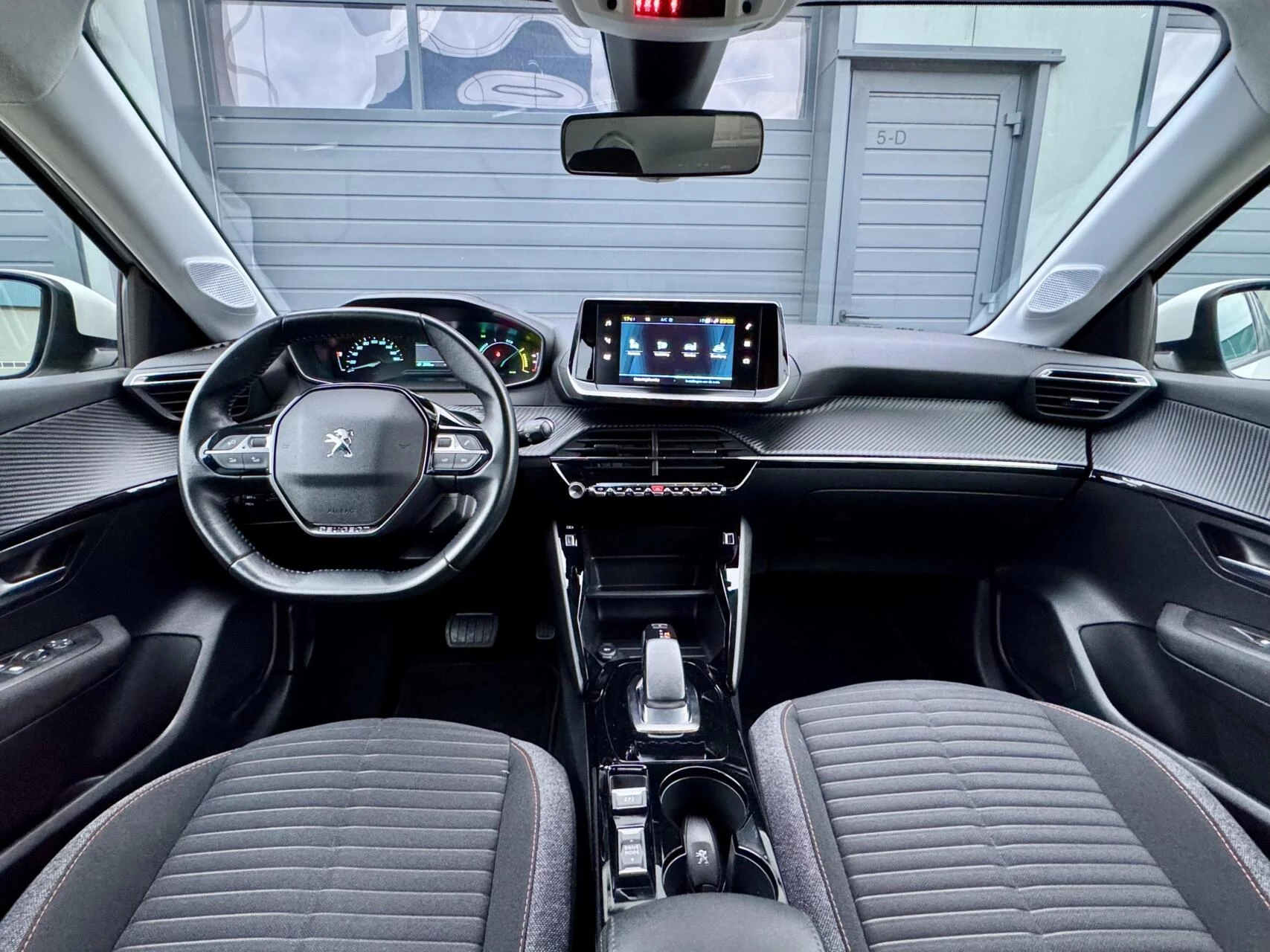 Hoofdafbeelding Peugeot e-208