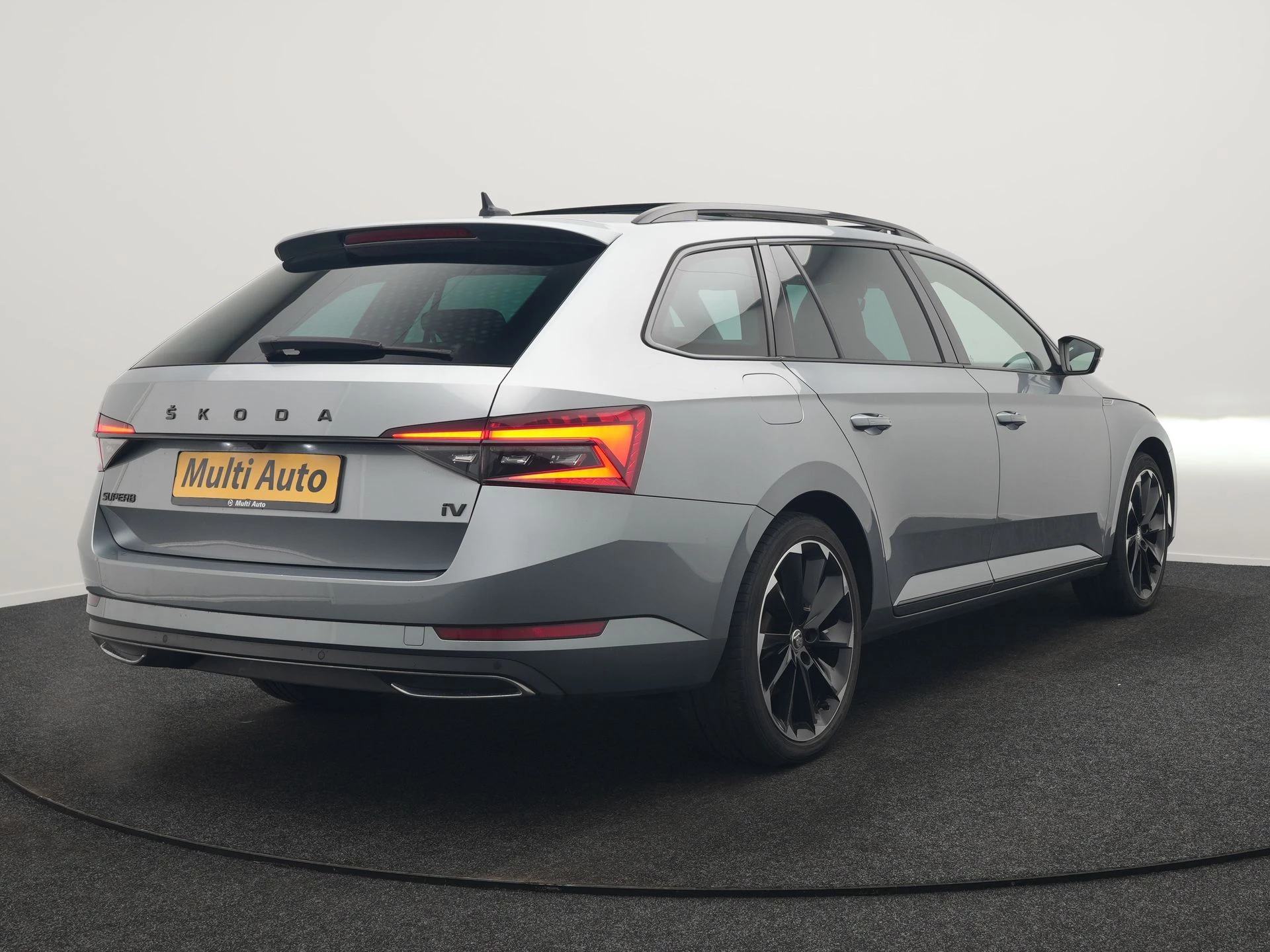 Hoofdafbeelding Škoda Superb