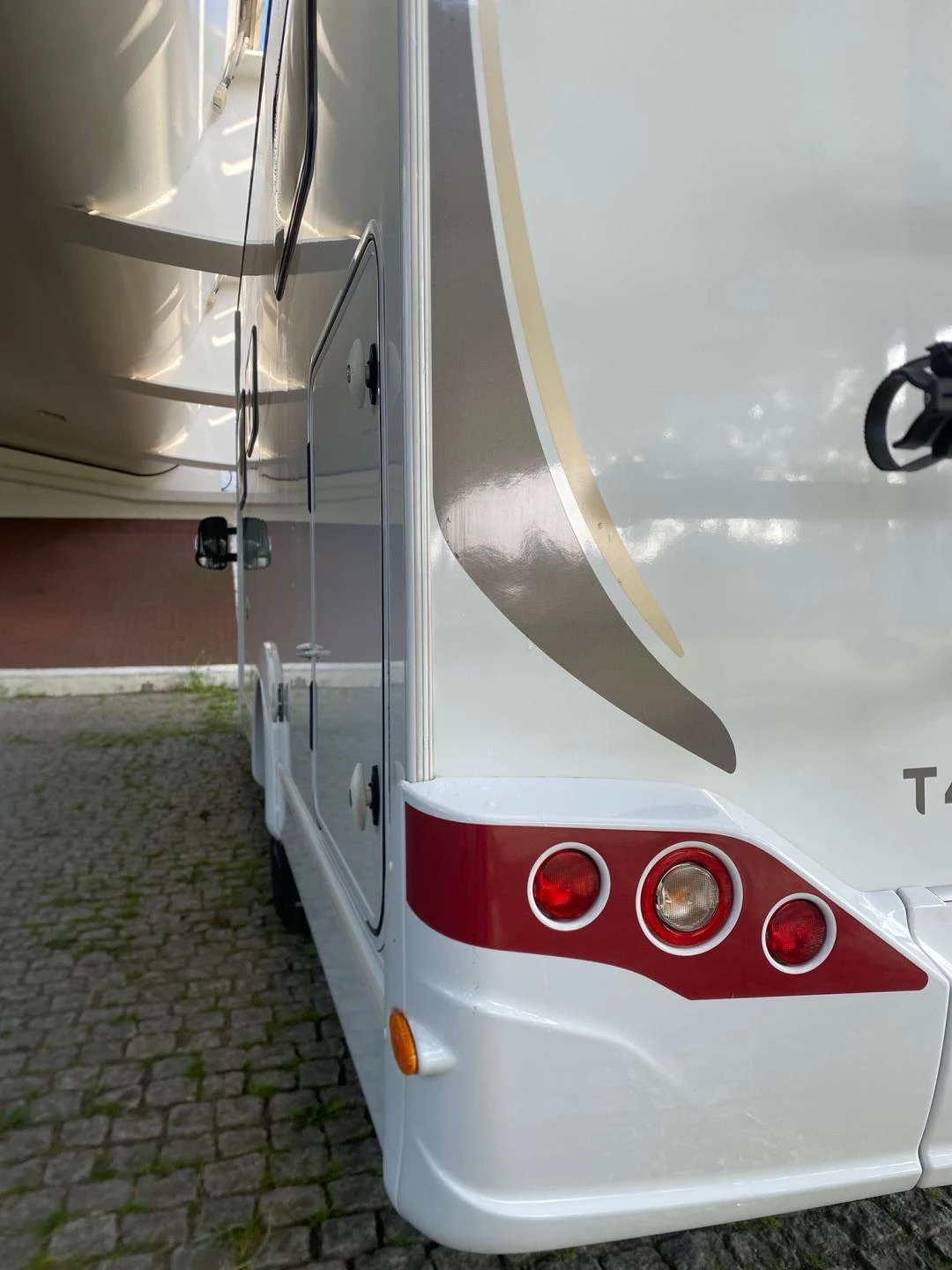 Hoofdafbeelding Carado T447