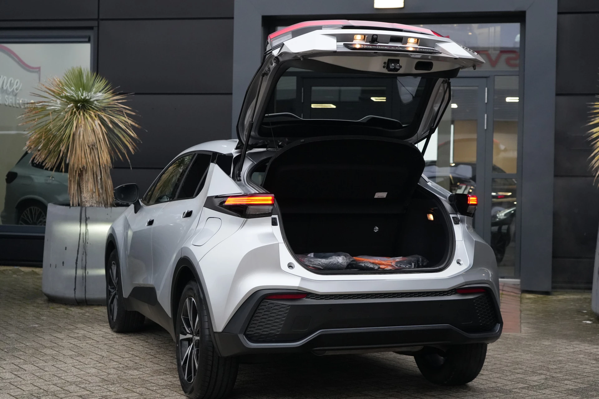 Hoofdafbeelding Toyota C-HR
