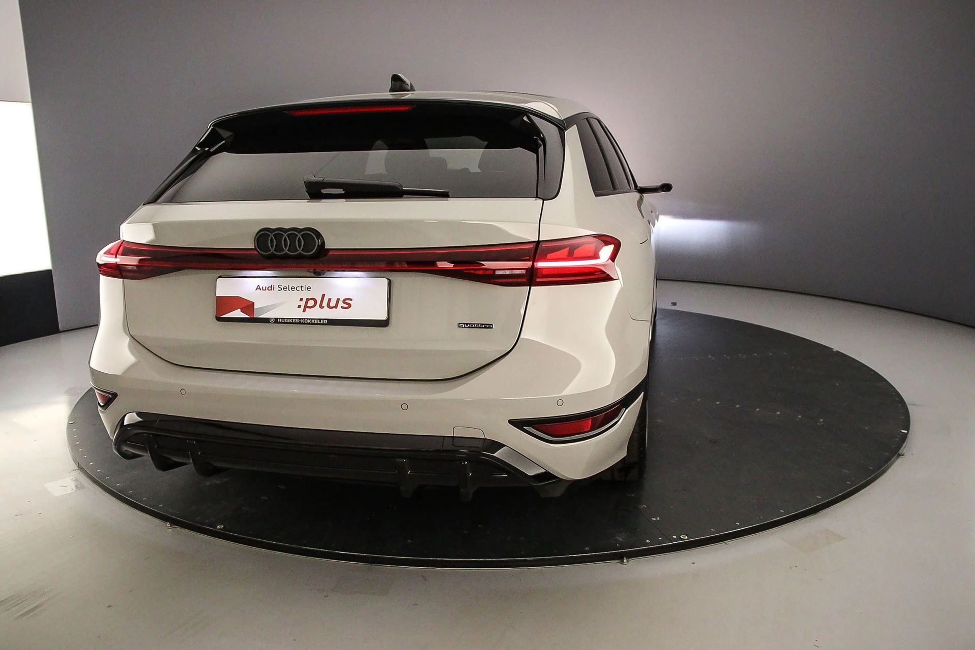 Hoofdafbeelding Audi A6 Avant e-tron