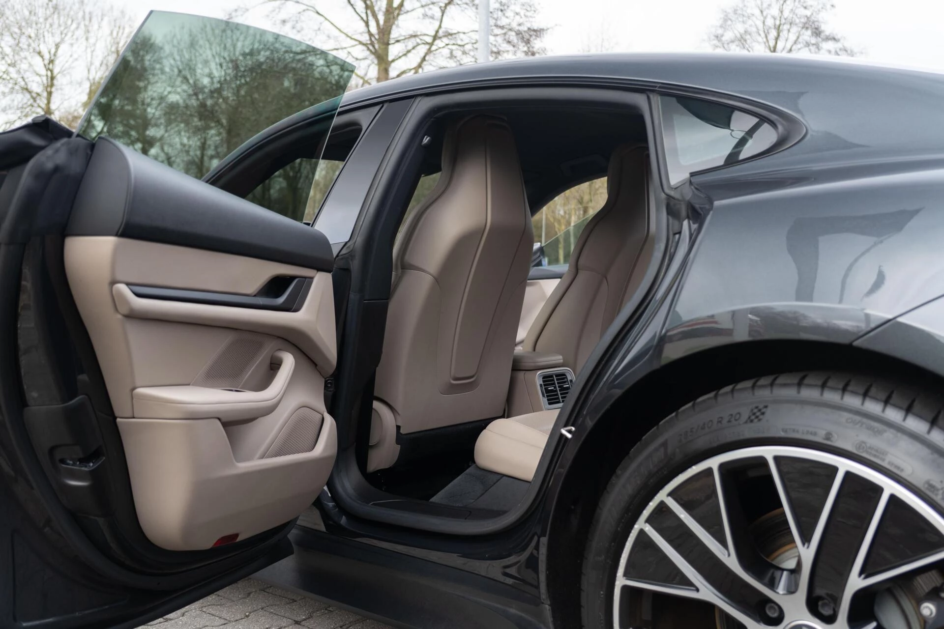 Hoofdafbeelding Porsche Taycan