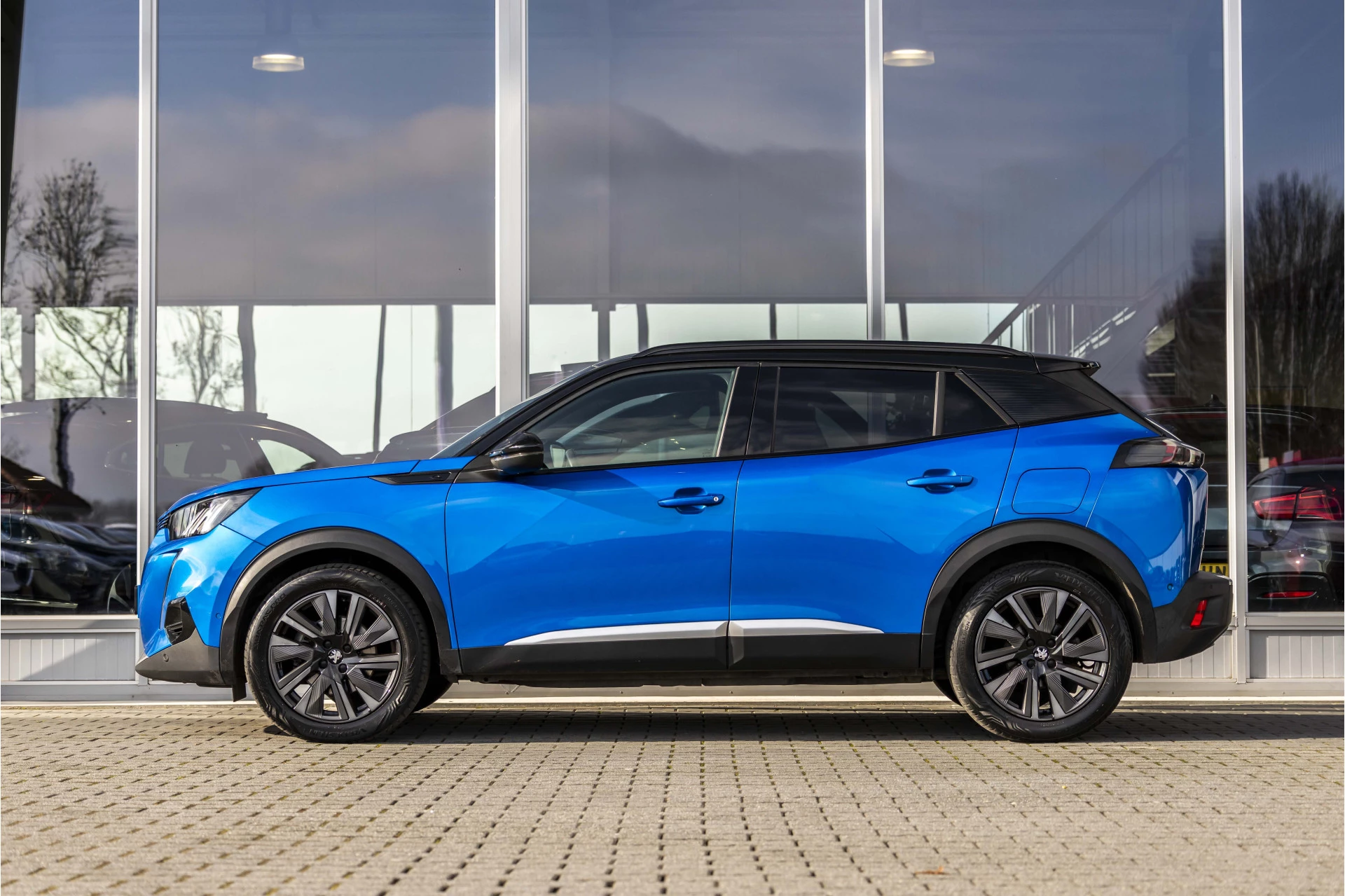 Hoofdafbeelding Peugeot e-2008