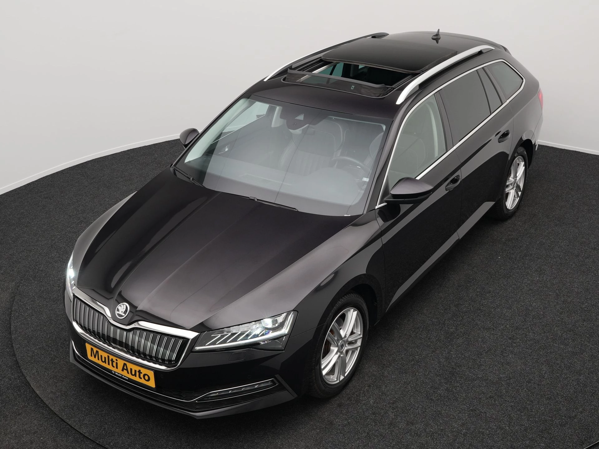 Hoofdafbeelding Škoda Superb