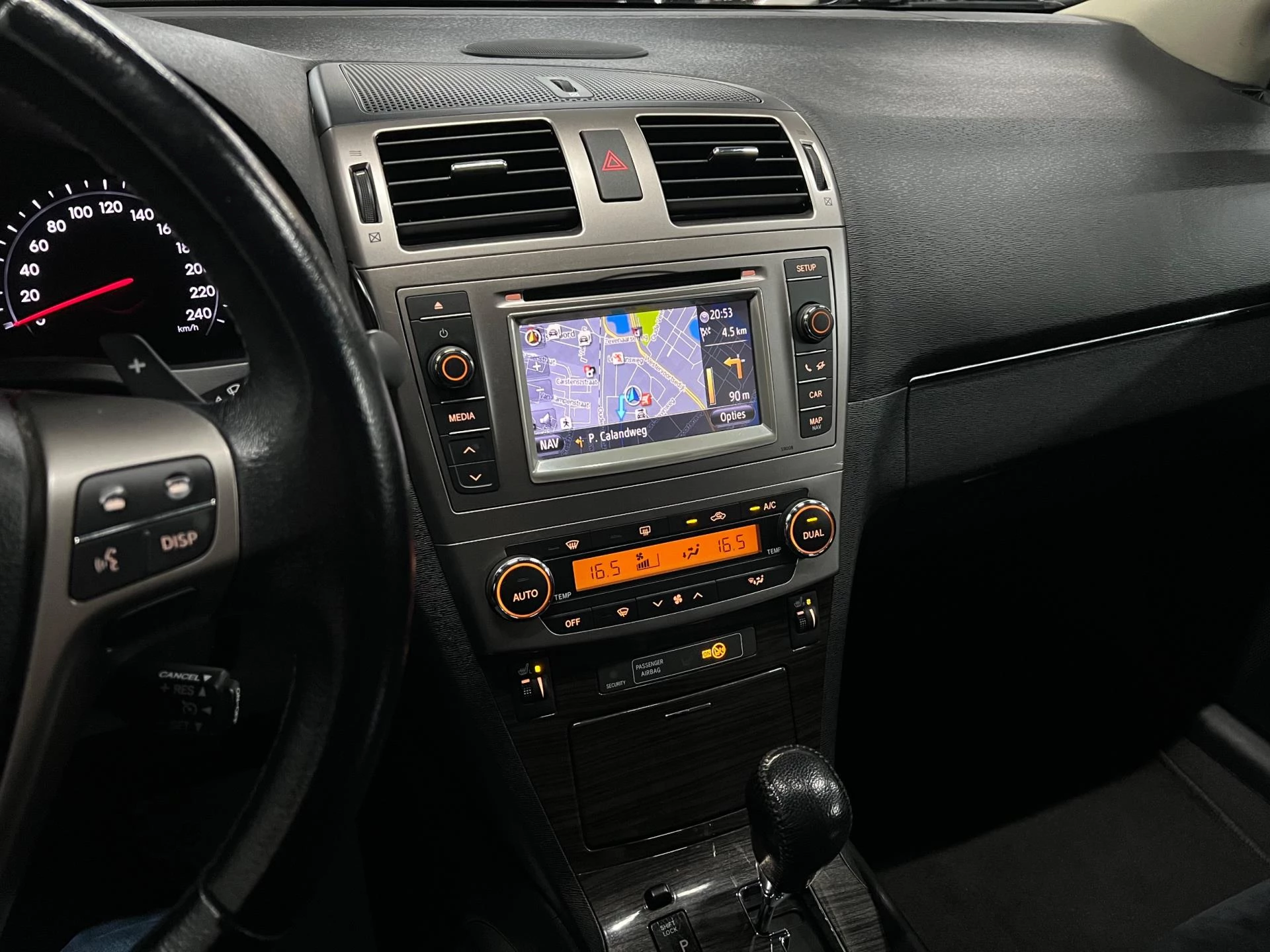 Hoofdafbeelding Toyota Avensis