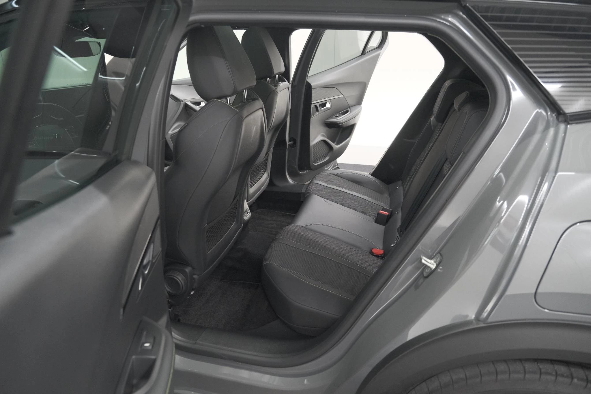 Hoofdafbeelding Peugeot e-2008