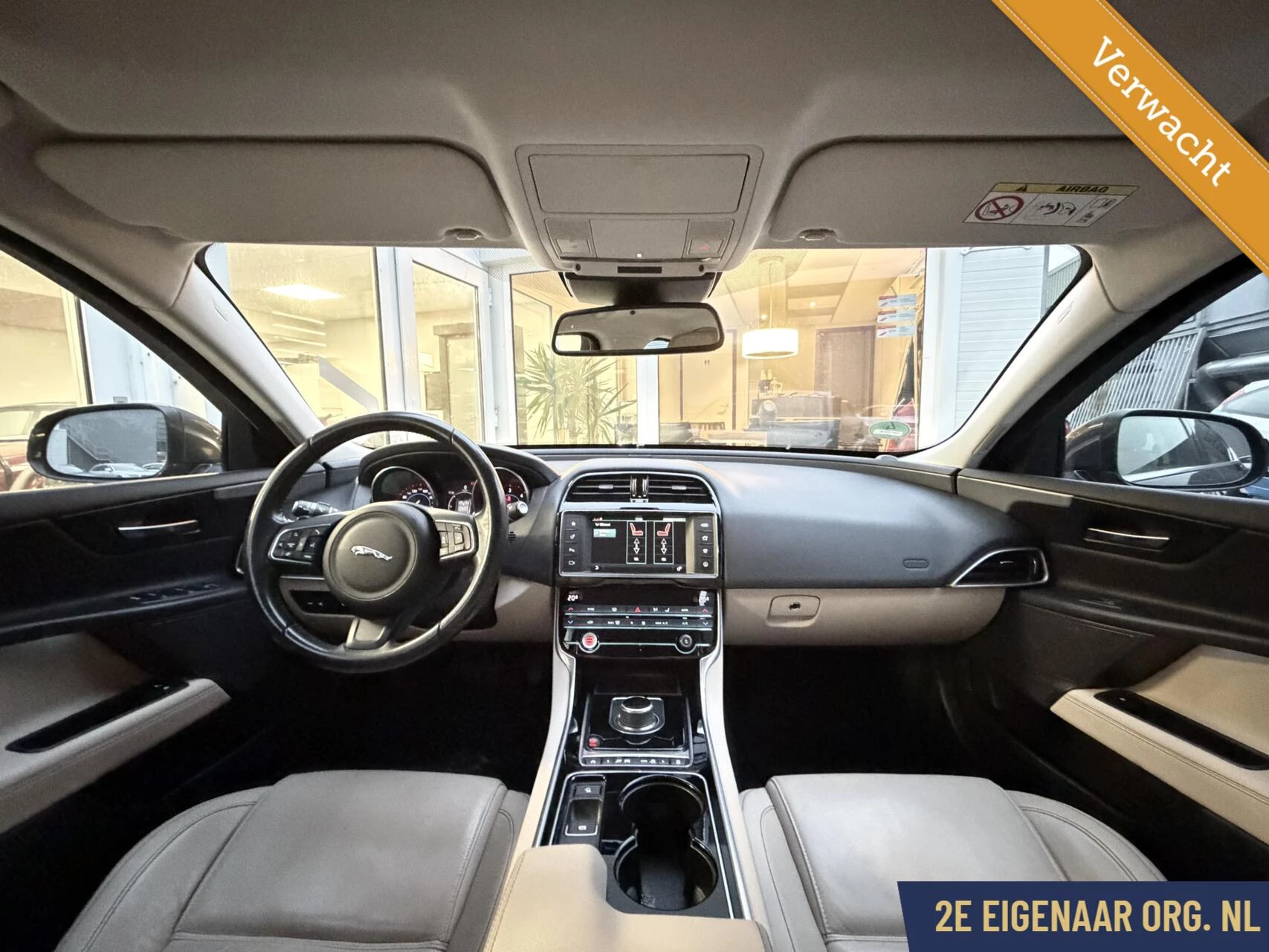 Hoofdafbeelding Jaguar XE