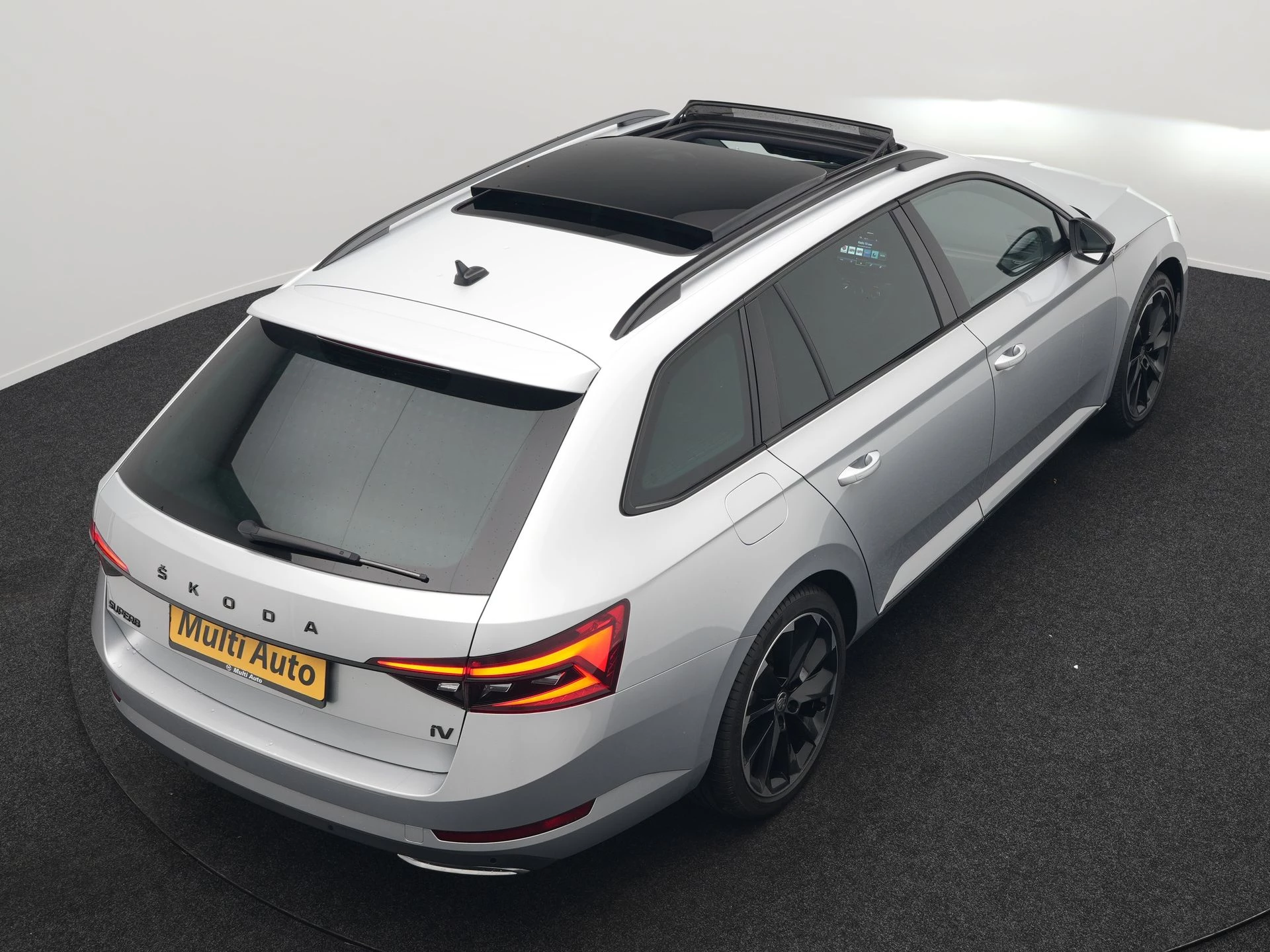 Hoofdafbeelding Škoda Superb