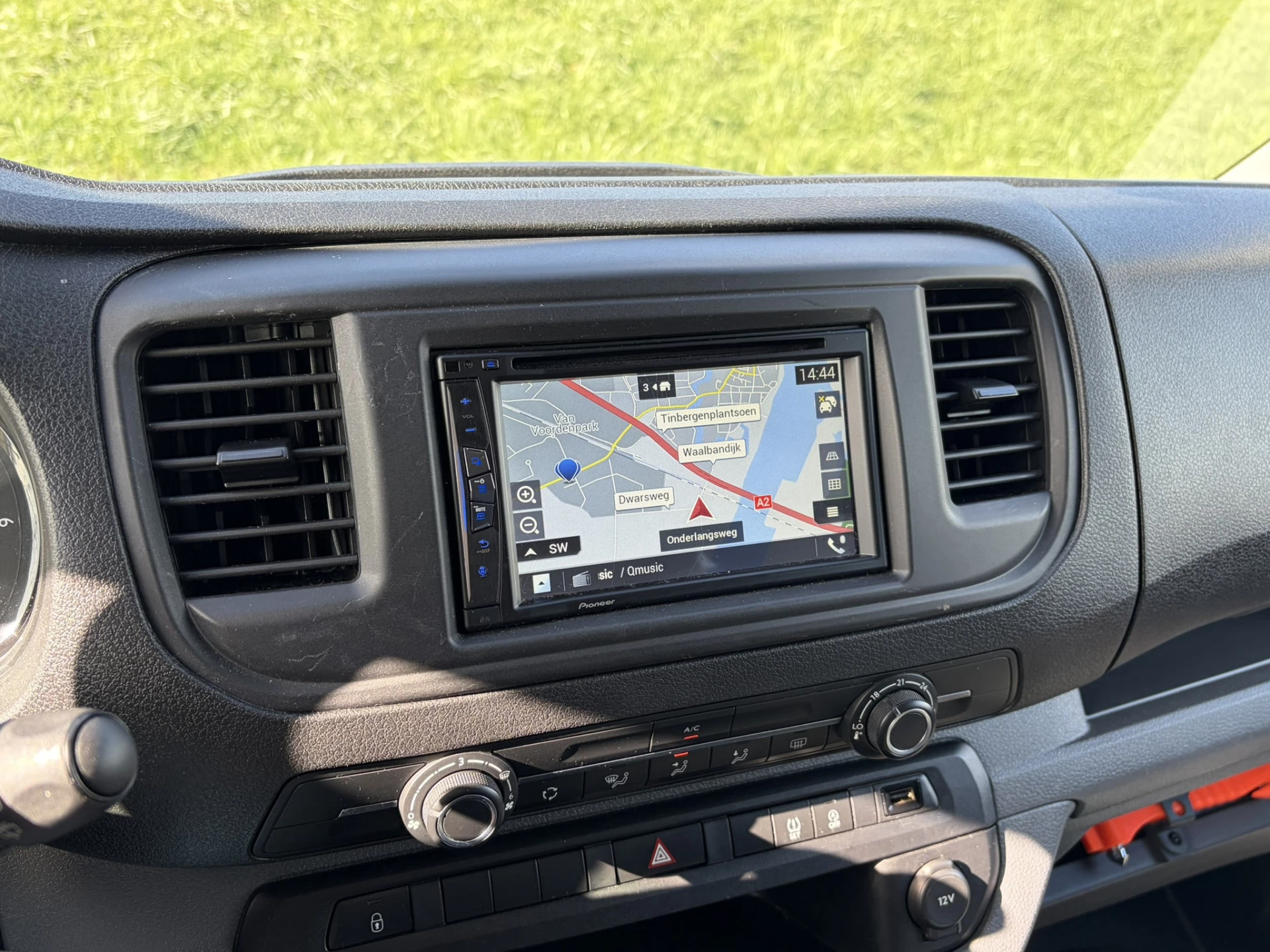 Hoofdafbeelding Peugeot Traveller