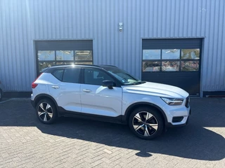 Hoofdafbeelding Volvo XC40 Volvo XC40 1.5 T5 Recharge R-design 262 PK Camera I Harman/Kardon I All-in prijs!