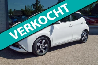 Toyota Aygo 1.0 VVT-i x-pose | Cabriodak | Navigatie | Clima | Automaat | Camera | 2 nieuwe banden