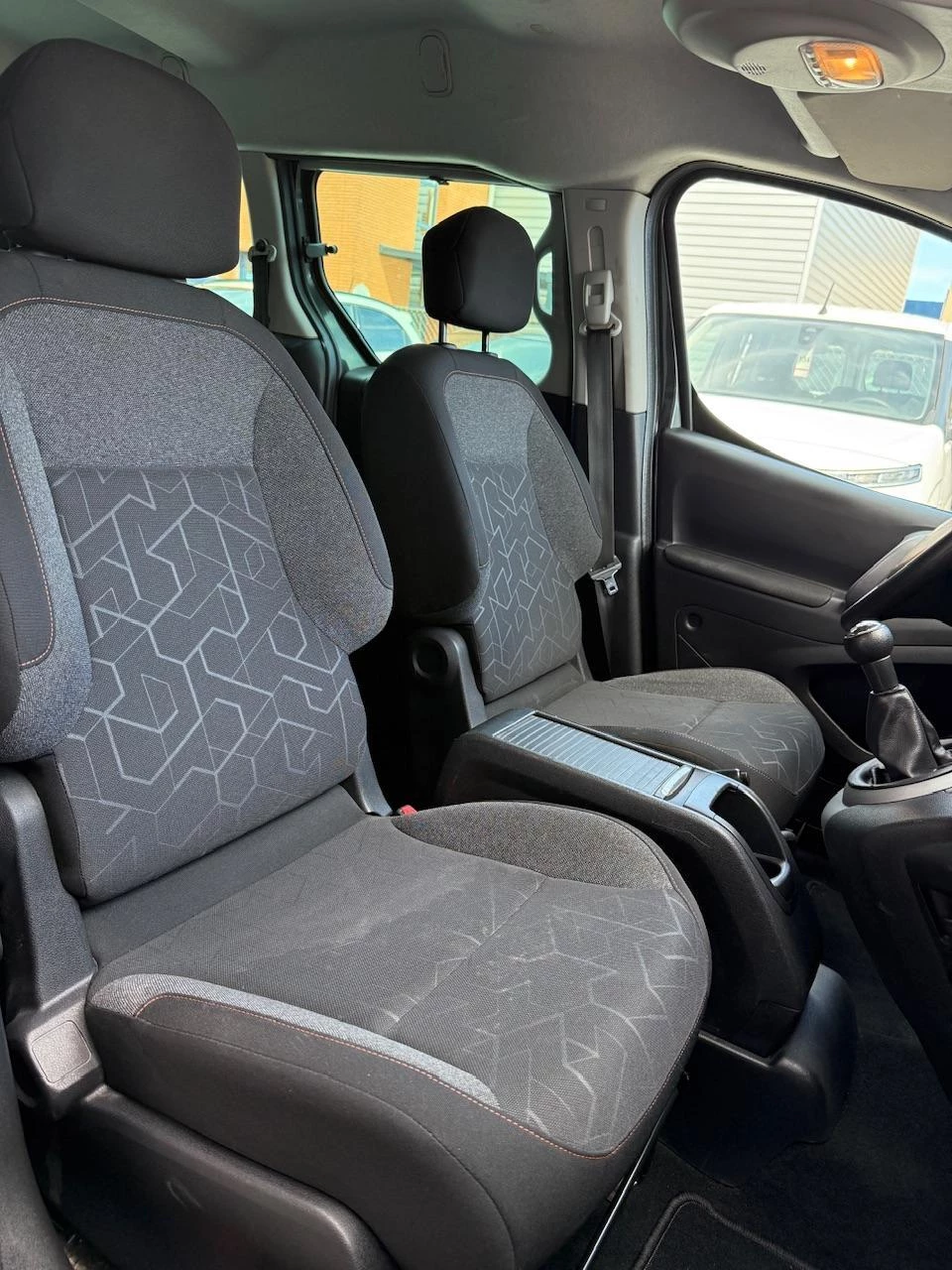 Hoofdafbeelding Peugeot Partner