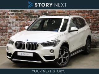 BMW X1 xDrive20i High Executive xLine Automaat / Panoramadak / Leder / Navigatiesysteem Plus / 18 Inch / LED / Trekhaak / Stoelverwarming / AWD / Head-Up Display / Climate Control / Achteruitrijcamera / Sportstoelen / Bluetooth