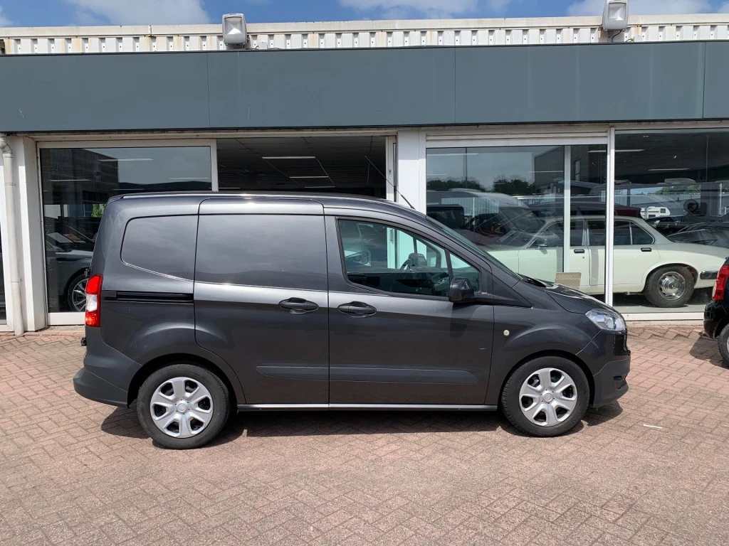 Hoofdafbeelding Ford Transit Courier