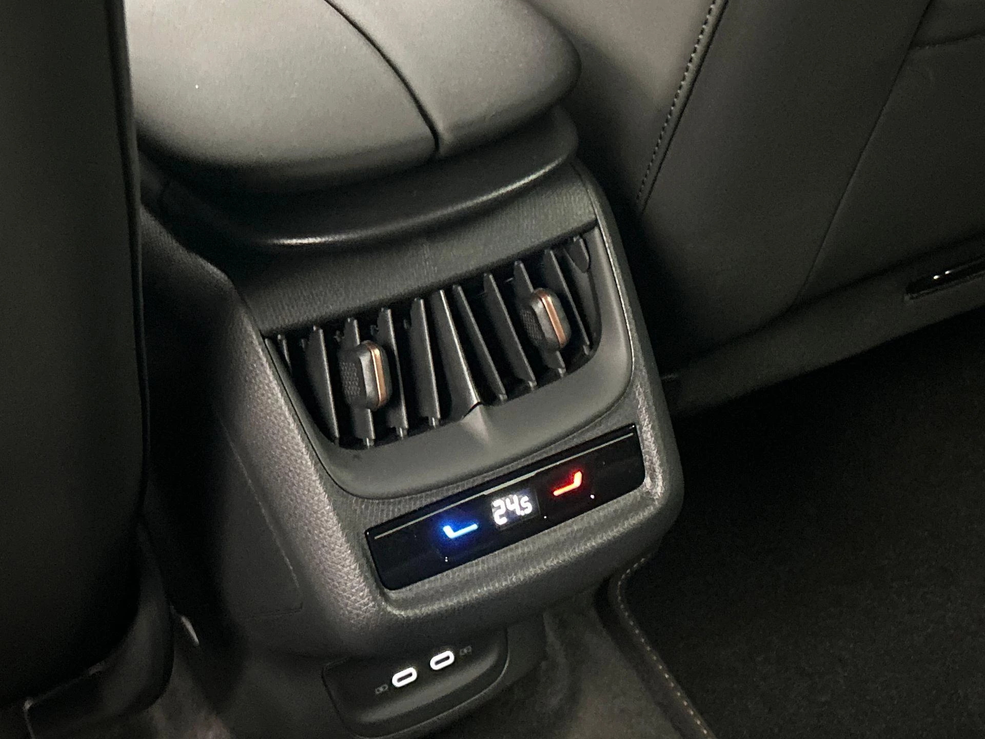 Hoofdafbeelding CUPRA Tavascan