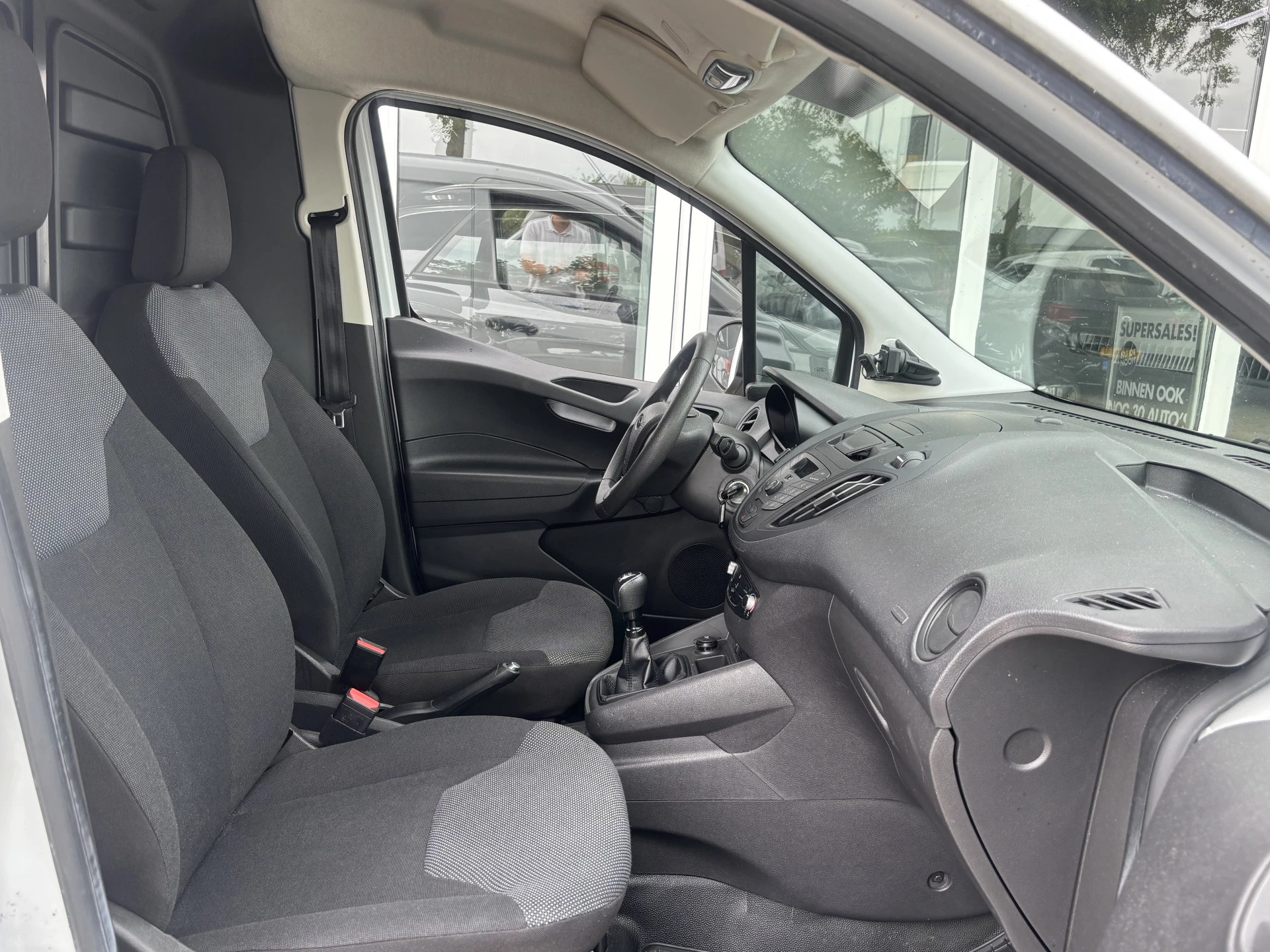 Hoofdafbeelding Ford Transit Courier