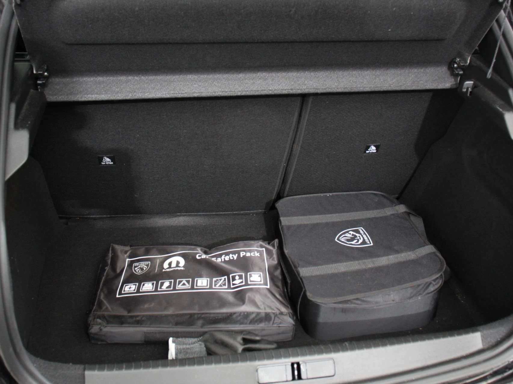 Hoofdafbeelding Peugeot e-208